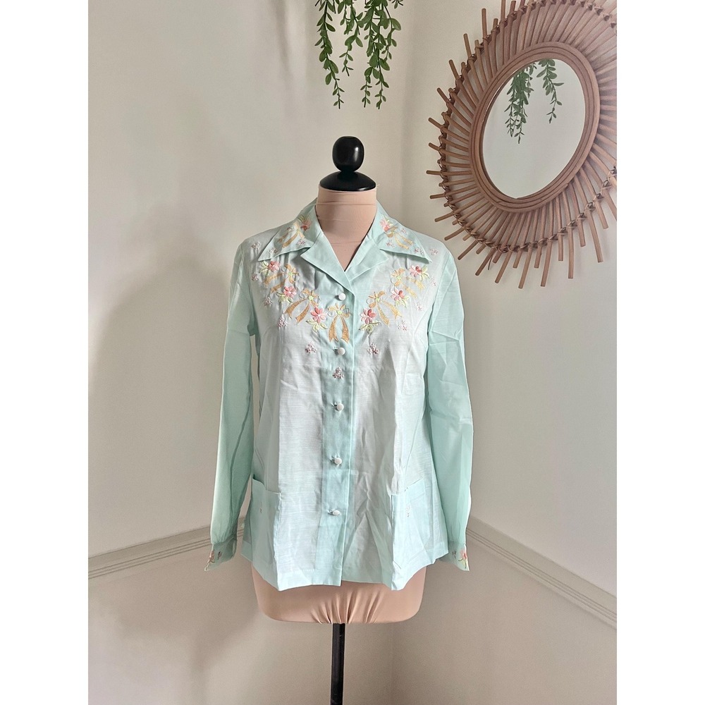 Vintage 60s/70s Lily Embroidered Floral Yarn Button Down‎ Blouse